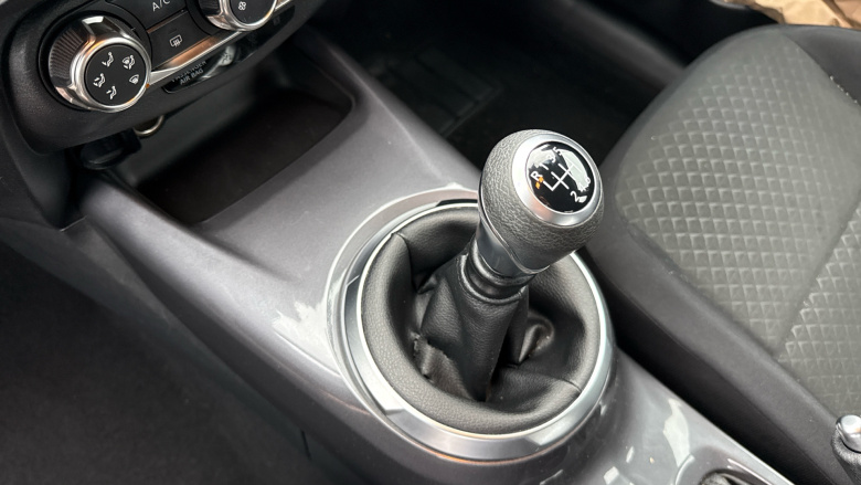 Nissan Juke 1.0 DiG-T 114 Acenta 5dr Petrol Hatchback